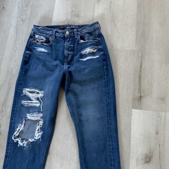 American Eagle High Rise Distressing Mom‎ Jeans Size 6 medium Wash Boho Ripped - Picture 9 of 12